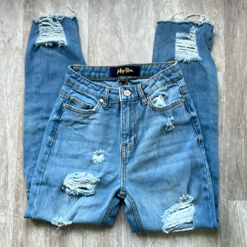 Indigo Rein women’s medium wash denim jeans